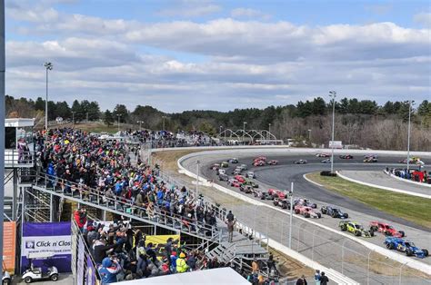 Connecticut Race Tracks: Where to Bet on Horse Races in CT.